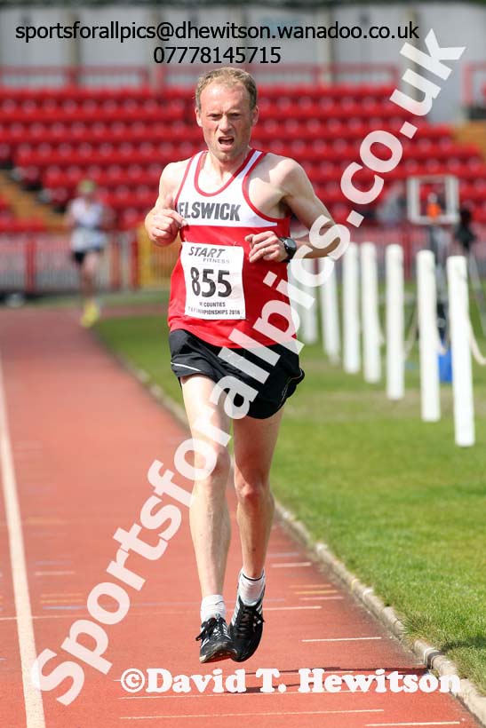 Senior mens 5000 metres, North Eastern Track and Field Champs, Gateshead Stadium. Photo: David T. Hewitson/Sports for All Pics